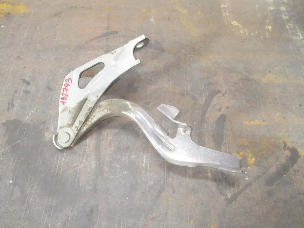 Петля капота левая Kia Sportage 3 2014 SL