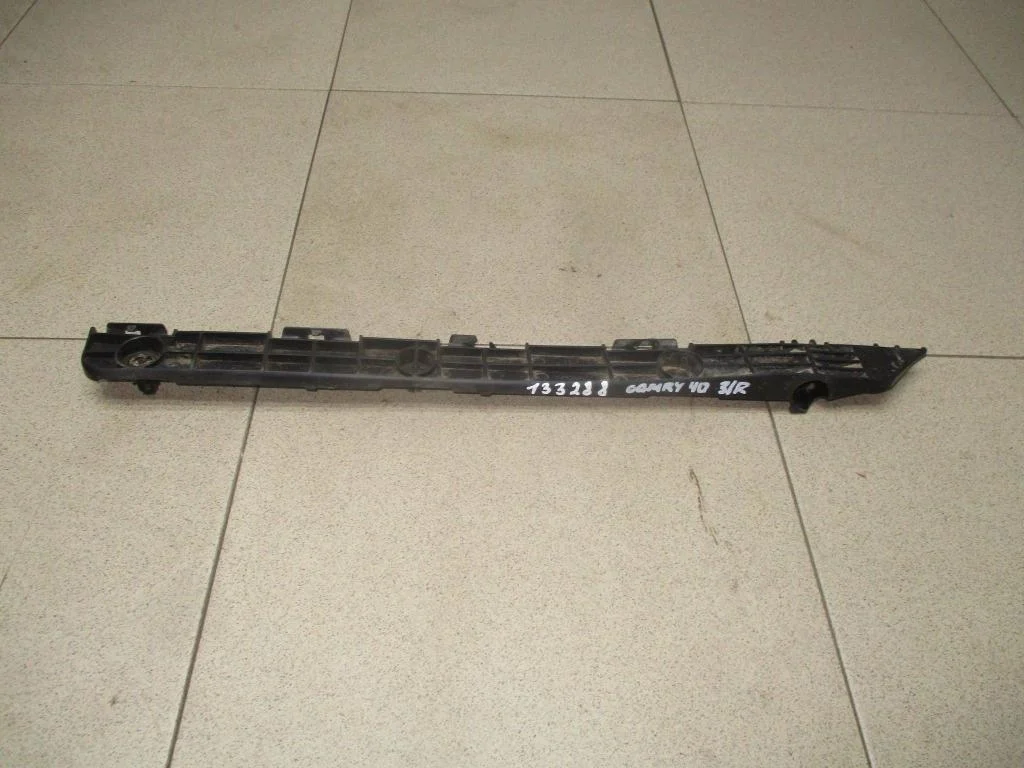 Кронштейн заднего бампера правый Toyota Camry (XV40)