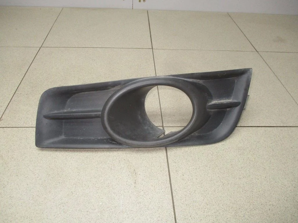 Решетка в бампер правая Chevrolet Cruze (J300)
