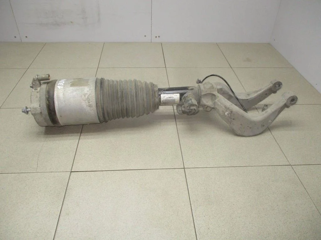 Амортизатор передний левый Volvo XC90 2 2015