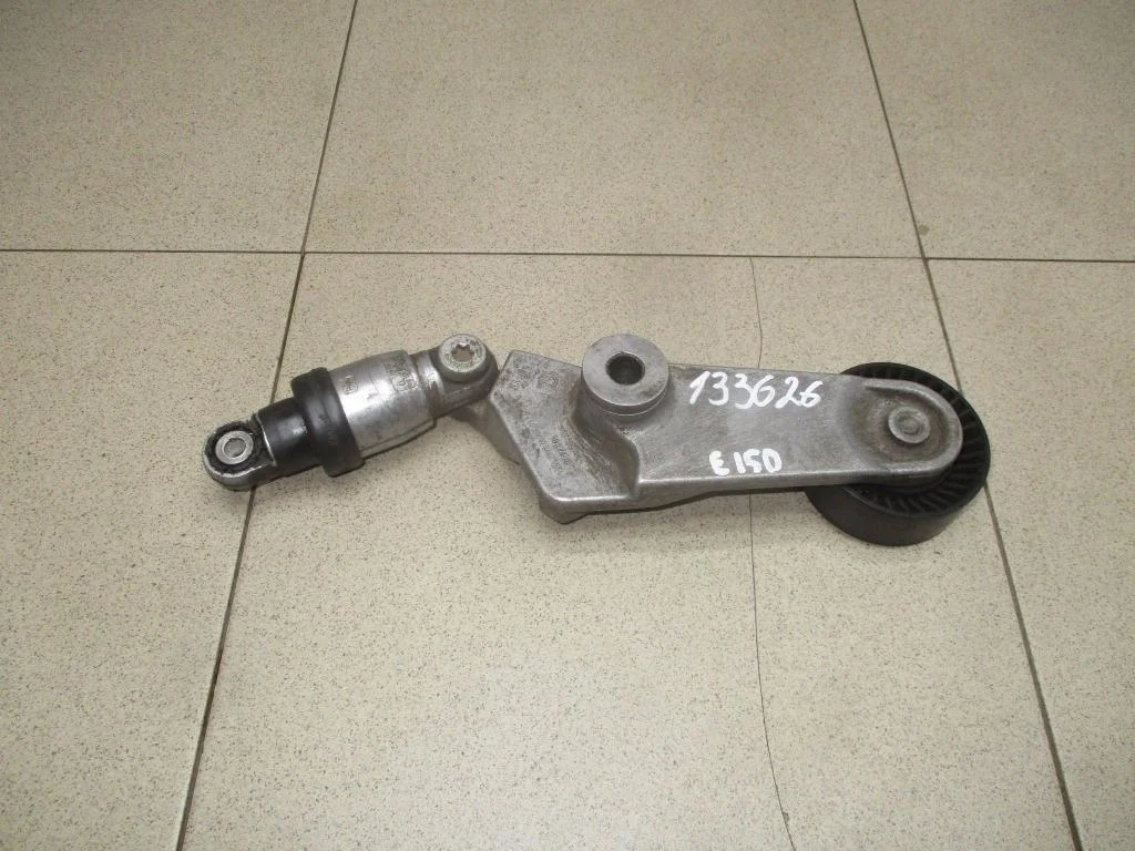 Натяжитель ремня Toyota Corolla E150