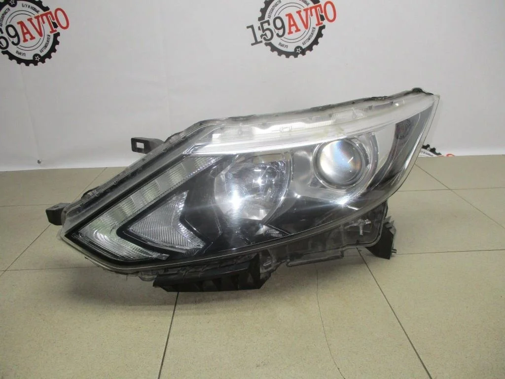 Фара левая Nissan Qashqai (J11)