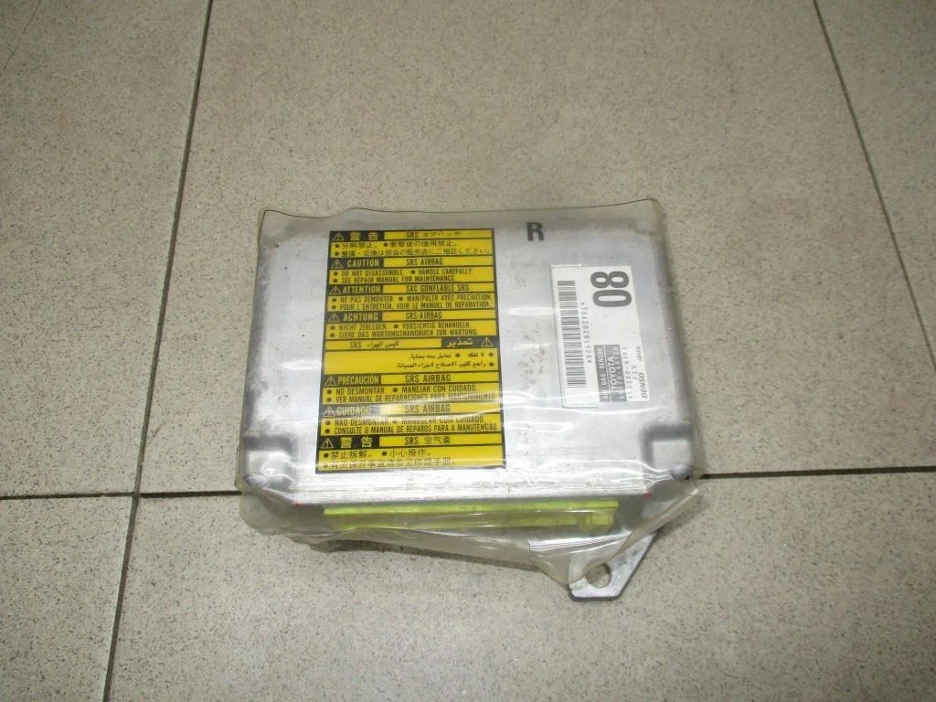 Блок управления air bag Toyota Land Cruiser Prado 120