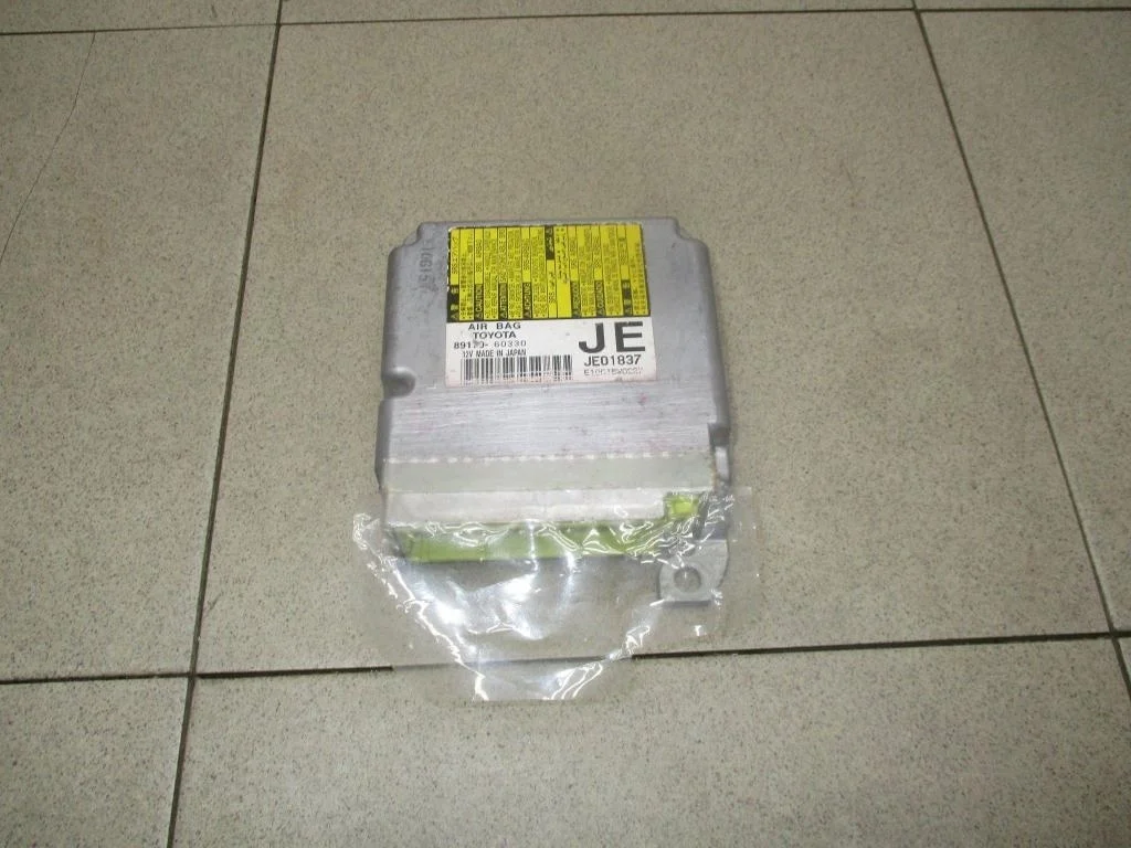 Блок управления air bag Lexus LX450D/570 (J200)