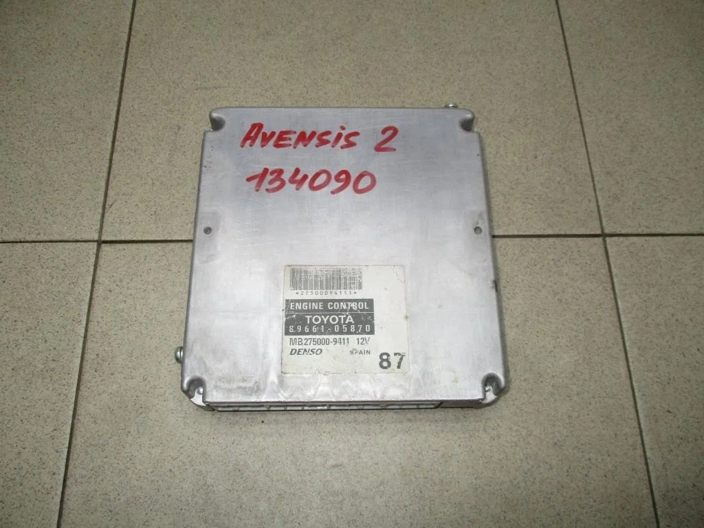 Блок управления двигателем Toyota Avensis (T250)