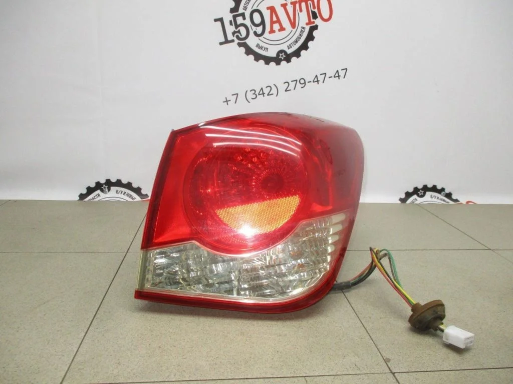 Фонарь задний наружный правый Chevrolet Cruze 2010 (J300)