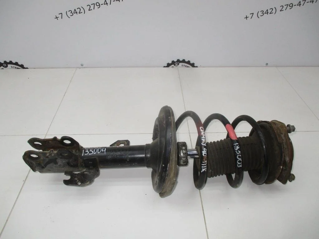 Амортизатор передний правый Toyota Camry 2008 (XV40)