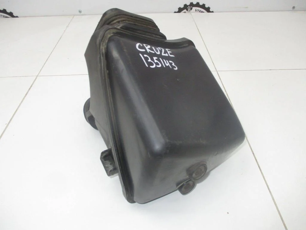 Резонатор воздушного фильтра Chevrolet Cruze 2010 (J300)