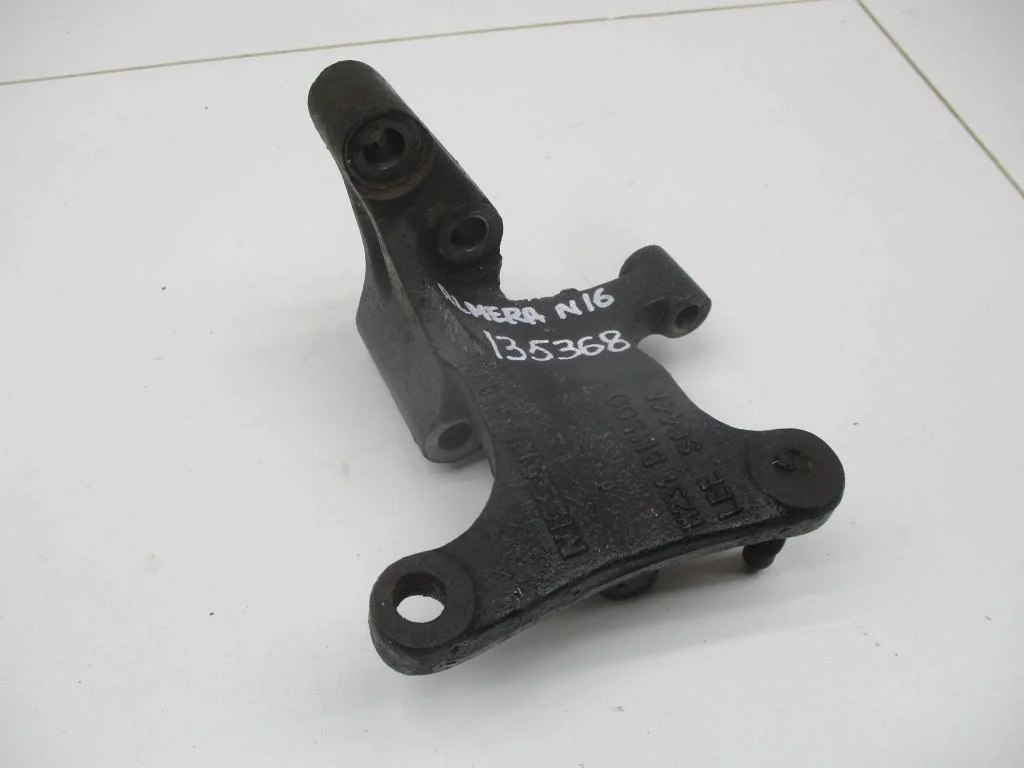 Кронштейн двигателя правый Nissan Almera N16