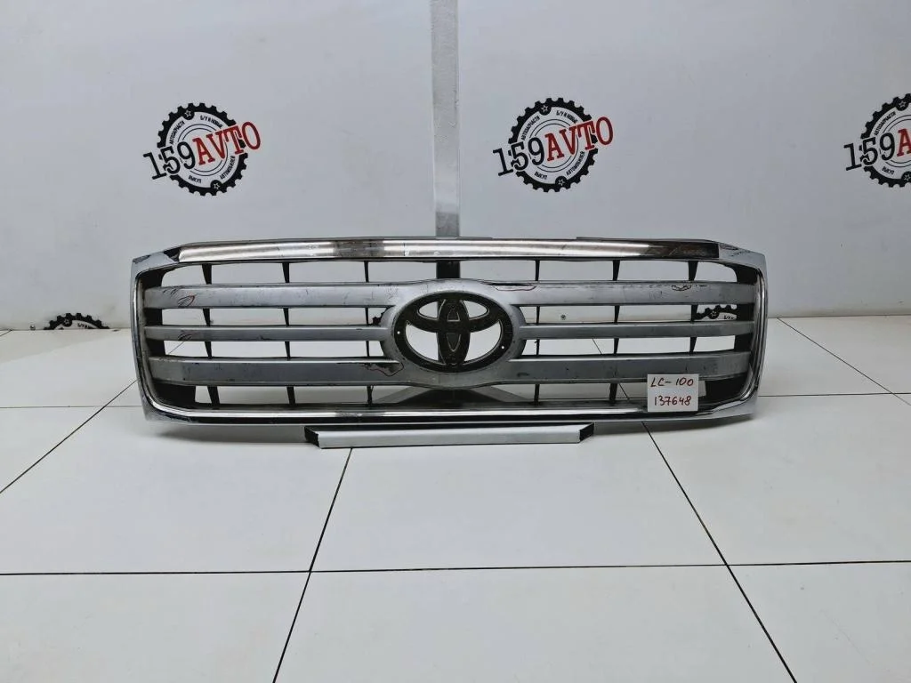 Решетка радиатора Toyota Land Cruiser 100