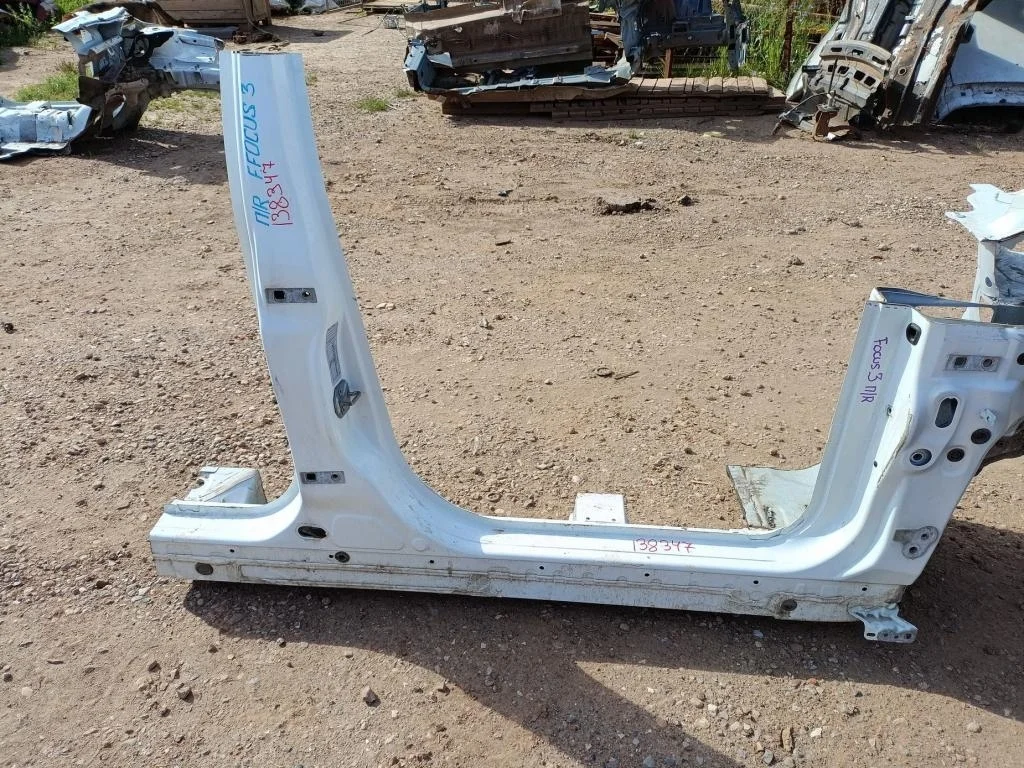 Порог со стойкой правый Ford Focus 3