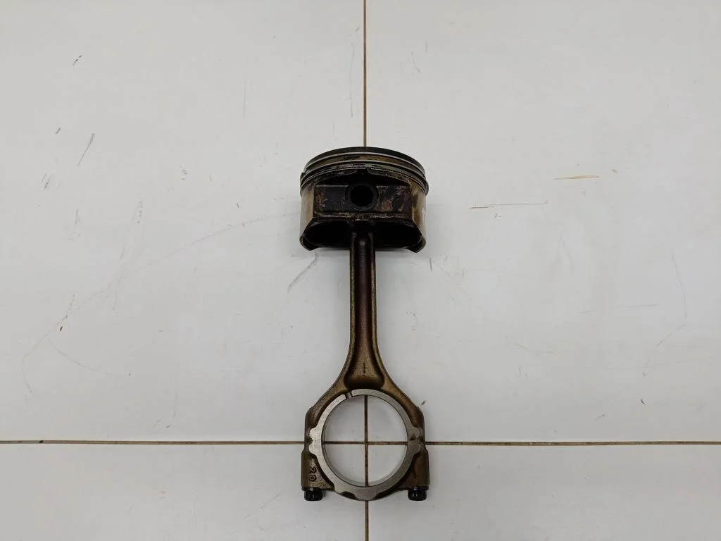 Поршень с шатуном Mitsubishi Lancer 10 2008 CY