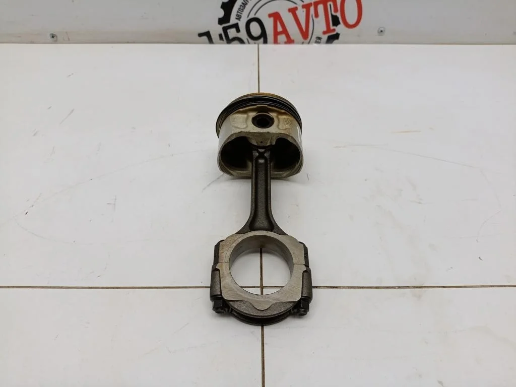 Поршень с шатуном Renault Logan Stepway 2 2020 L52