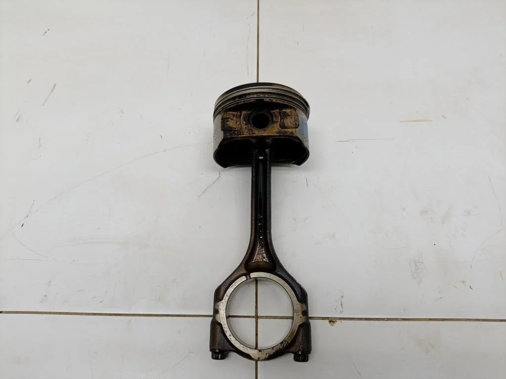 Поршень с шатуном Mitsubishi Lancer 10 CY