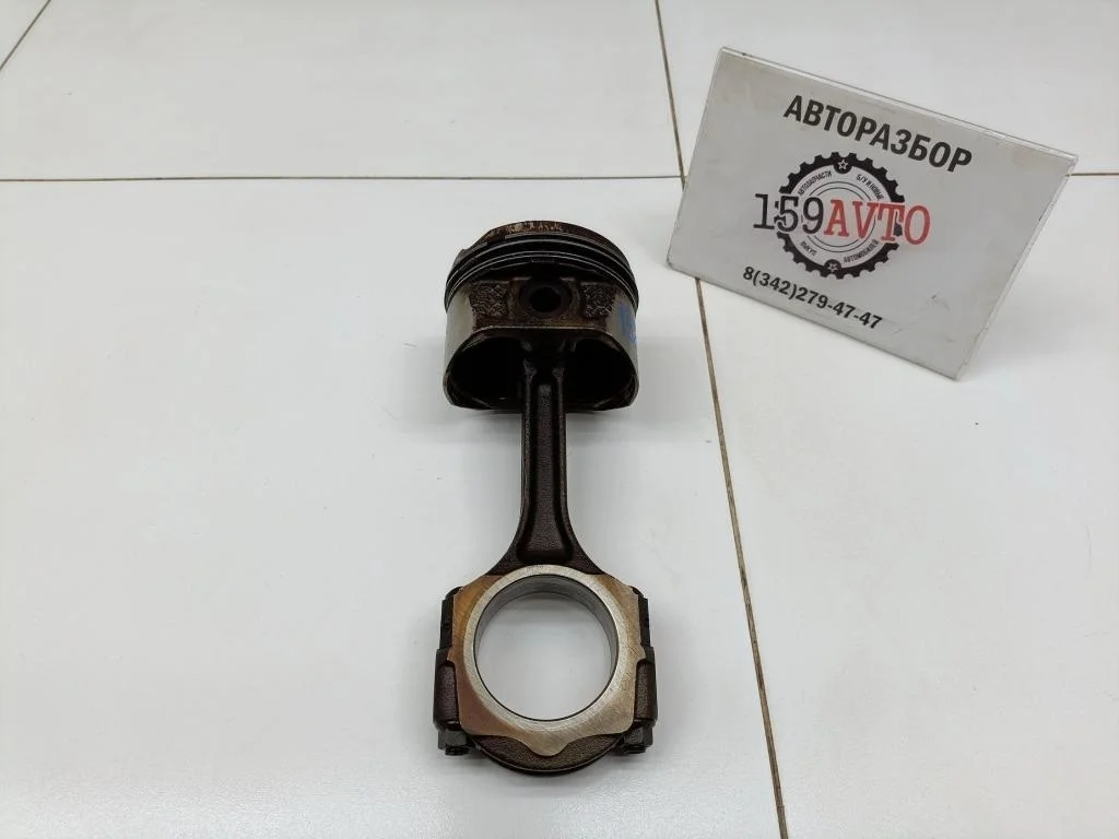 Поршень с шатуном Renault Fluence 2010