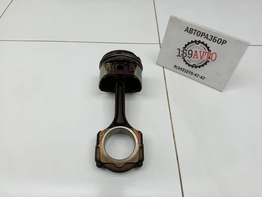 Поршень с шатуном Renault Fluence 2010