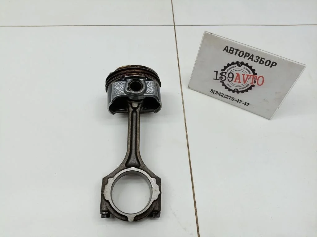 Поршень с шатуном Renault Fluence 2010