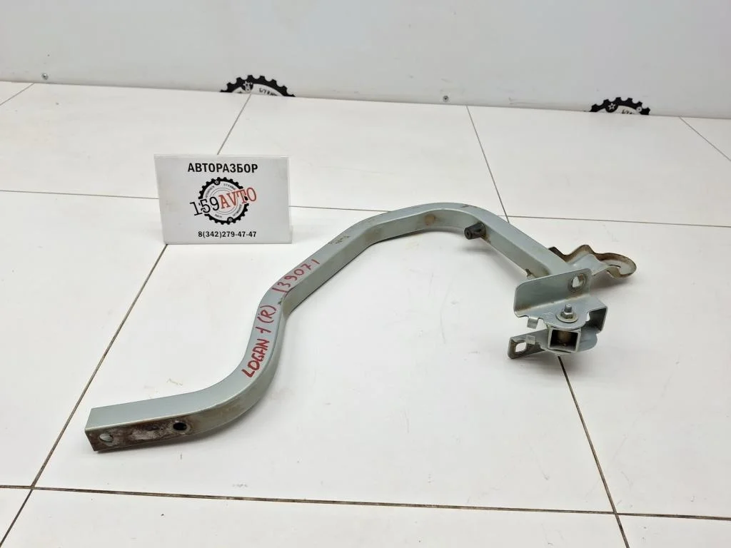 Петля крышки багажника Renault Logan 2007 1