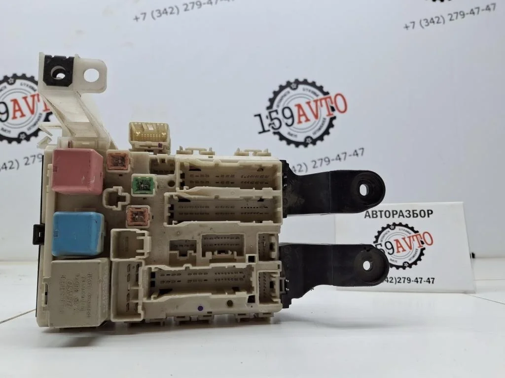 Блок предохранителей Toyota Corolla (E150)