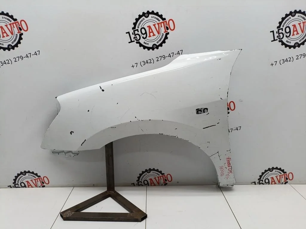 Крыло переднее левое Nissan Almera (G15)