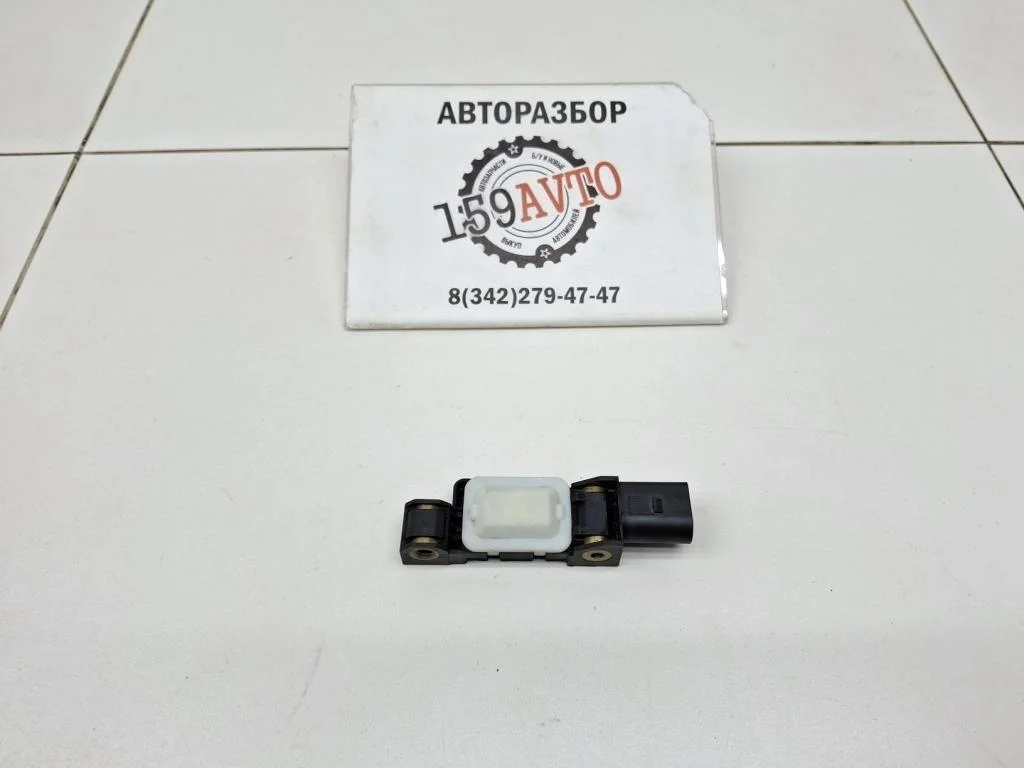 Датчик air bag Volkswagen Touareg (7L)