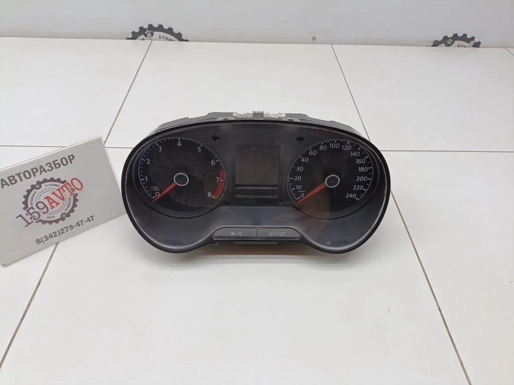 Панель приборов Volkswagen Polo 5 2019