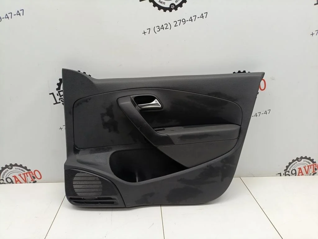 Обшивка двери передней правой Volkswagen Polo 5 2019