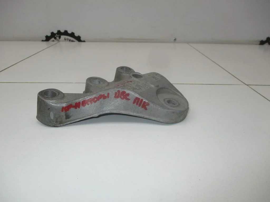 Кронштейн опоры двигателя Volkswagen Polo 5 2019