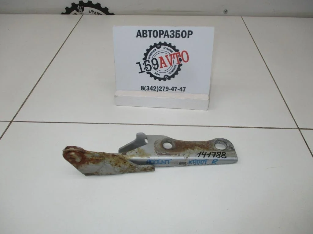 Петля капота правая Hyundai Accent LC