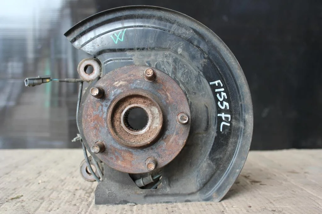 Б.у. кулак поворотный NISSAN JUKE F15E NISSAN JUKE F15E