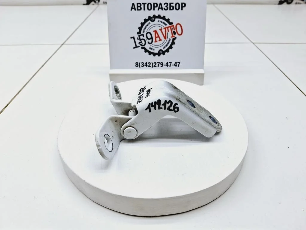 Петля двери задней правой нижняя Kia RIO 4 (FB)