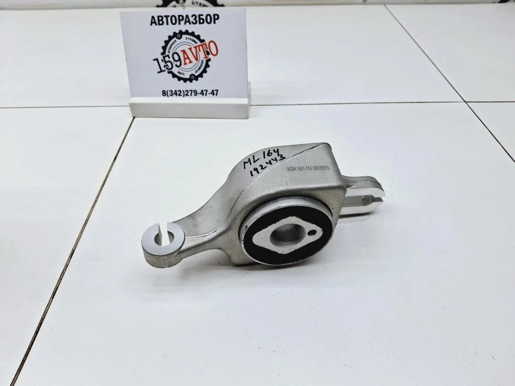 Сайлентблок переднего рычага задний правый Mercedes-Benz ML-Class W164