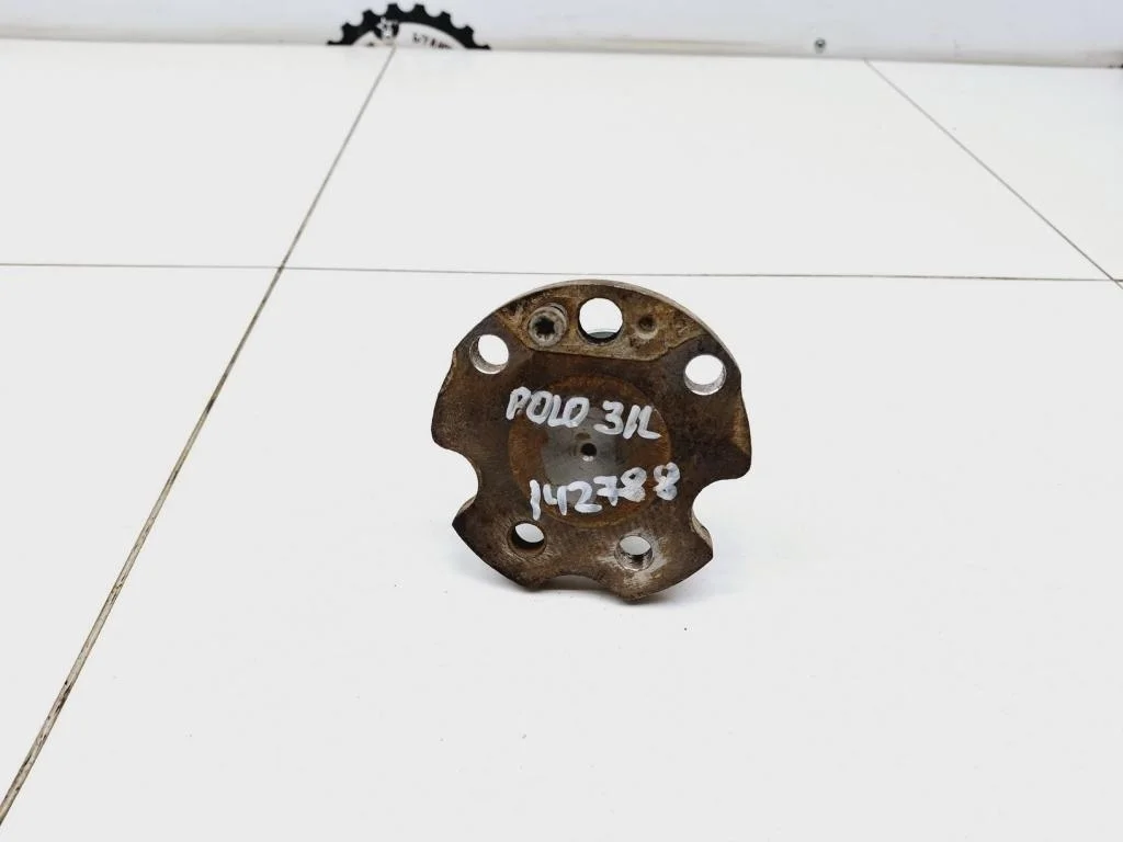 Цапфа Volkswagen Polo 5