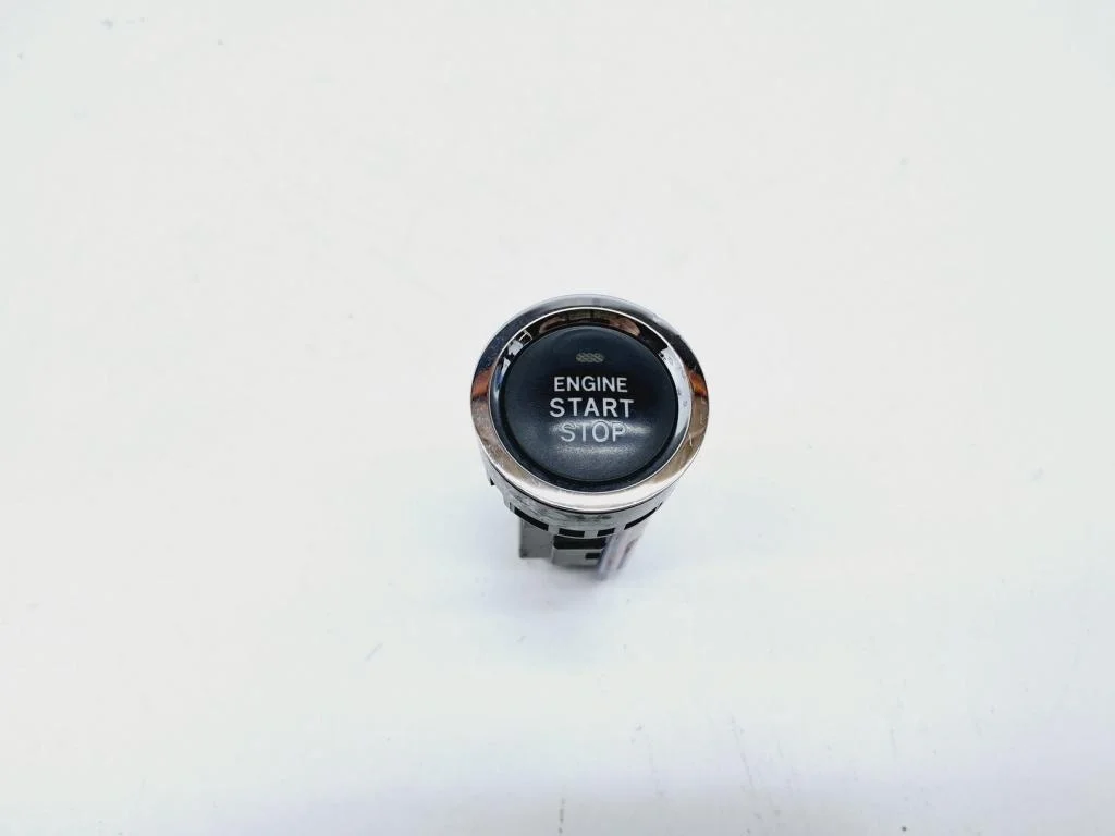 Кнопка запуска двигателя Toyota Land Cruiser J200