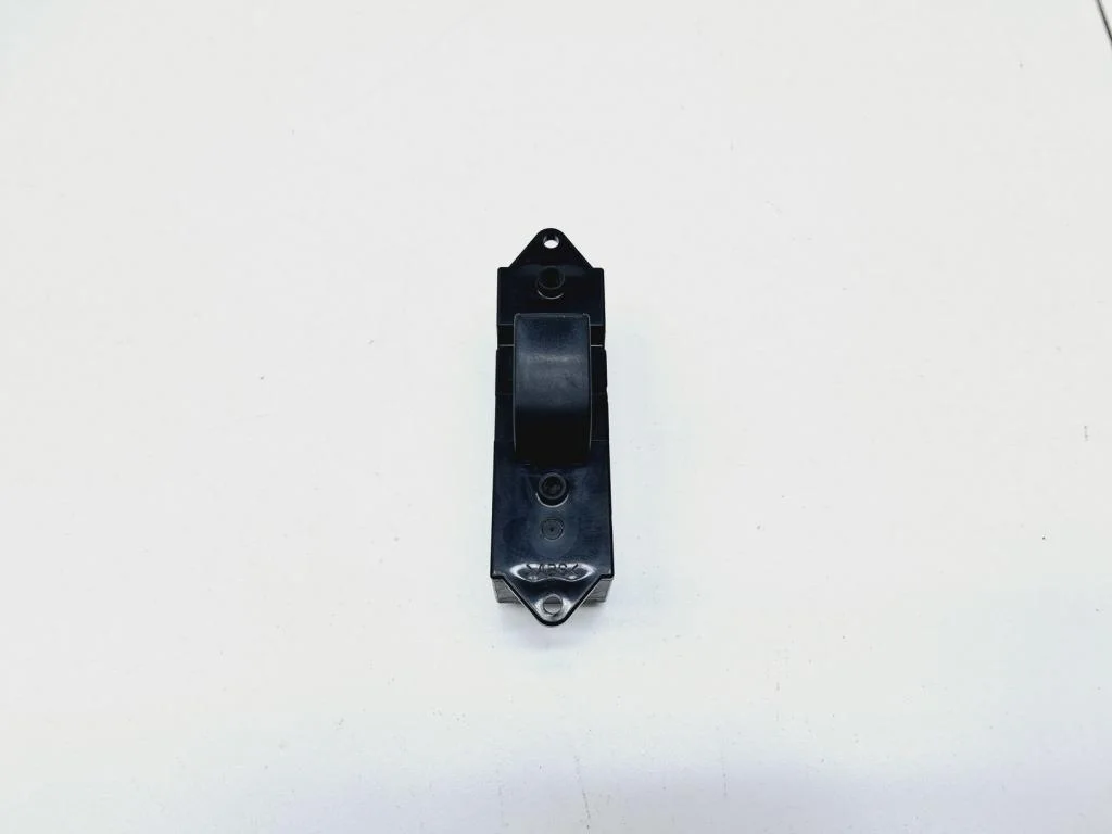 Кнопка стеклоподъемника Mitsubishi Lancer 9 (CS)