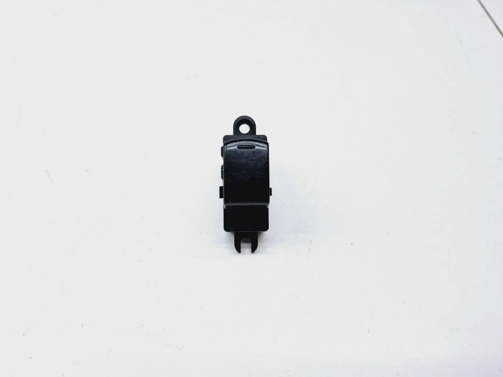 Кнопка стеклоподъемника Nissan Teana 2006 (J31)