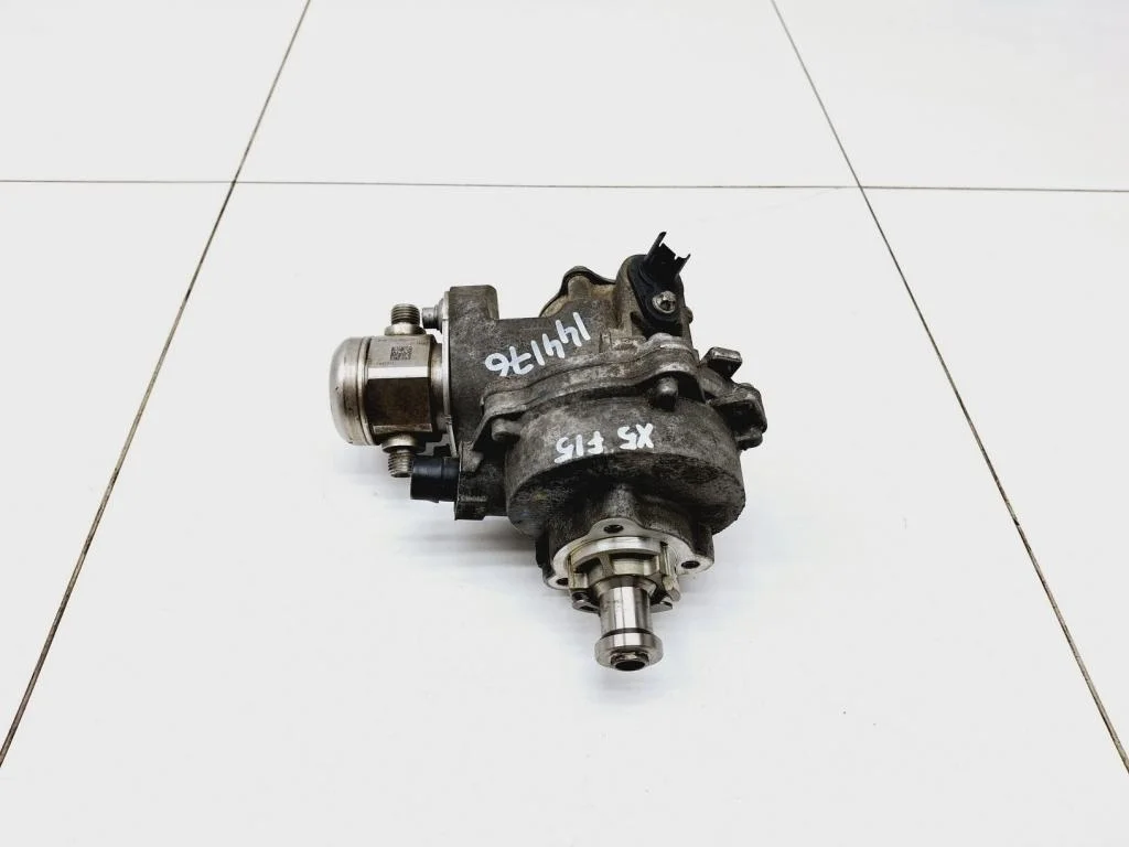 Насос (тнвд) бензиновый BMW X5 2014 (F15/F85)