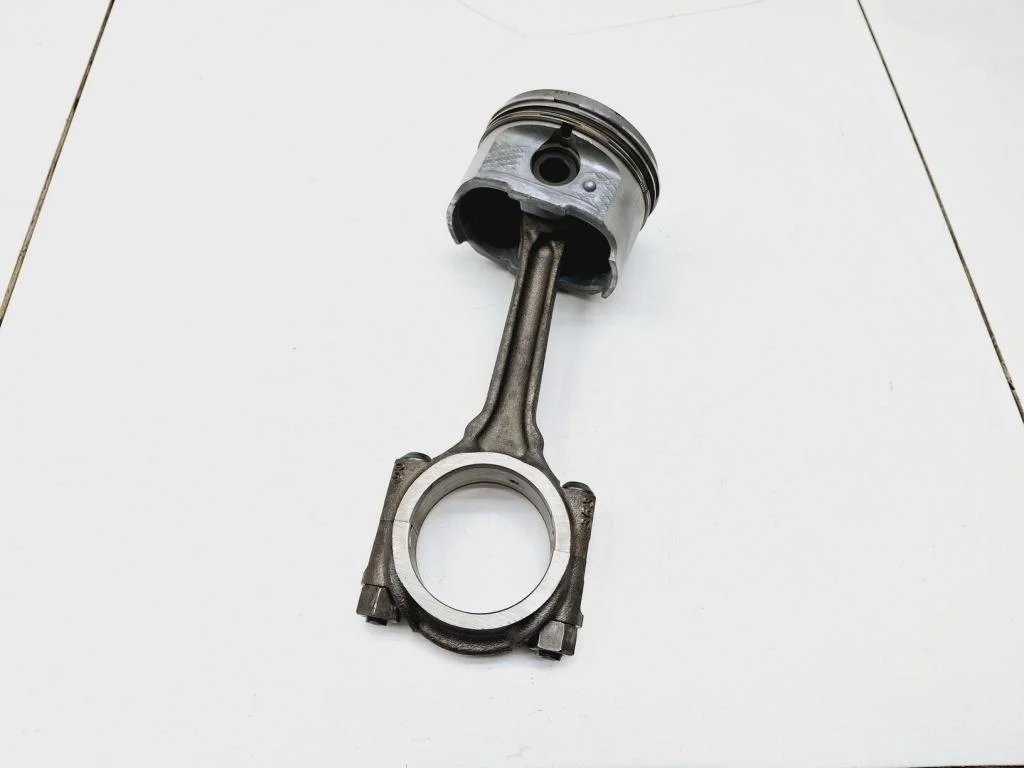 Поршень с шатуном Peugeot 207
