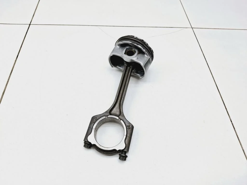 Поршень с шатуном Kia Sportage 3 (SL)