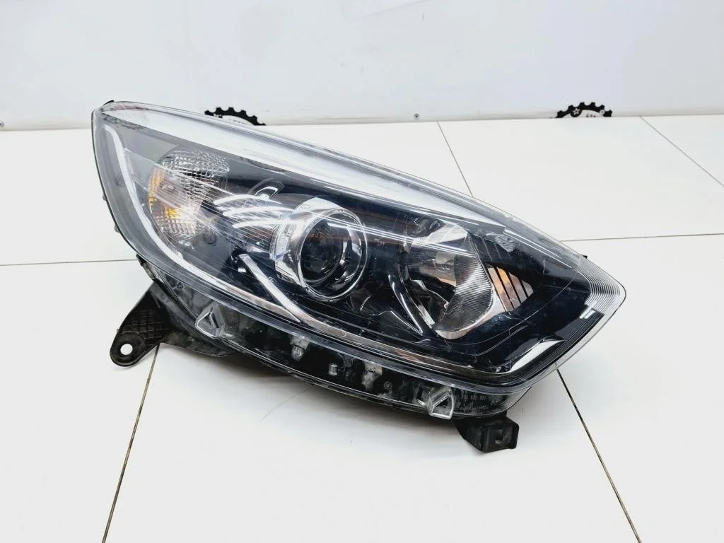 Фара правая Renault Kaptur