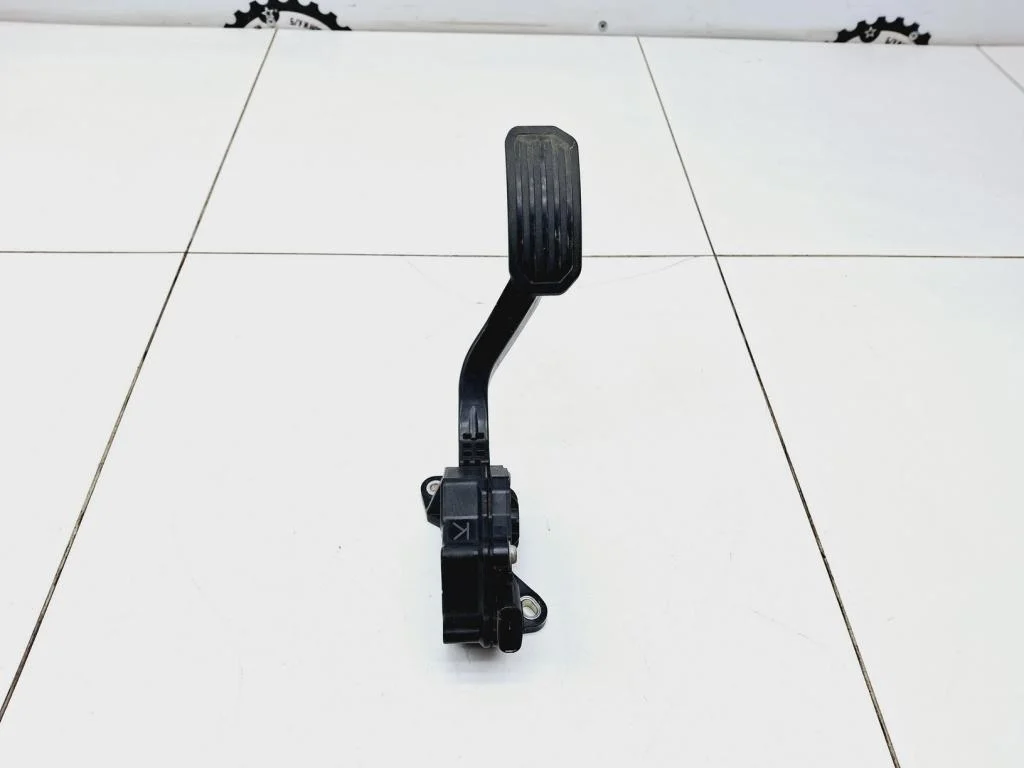 Педаль газа Toyota Highlander 2 2011 XU40