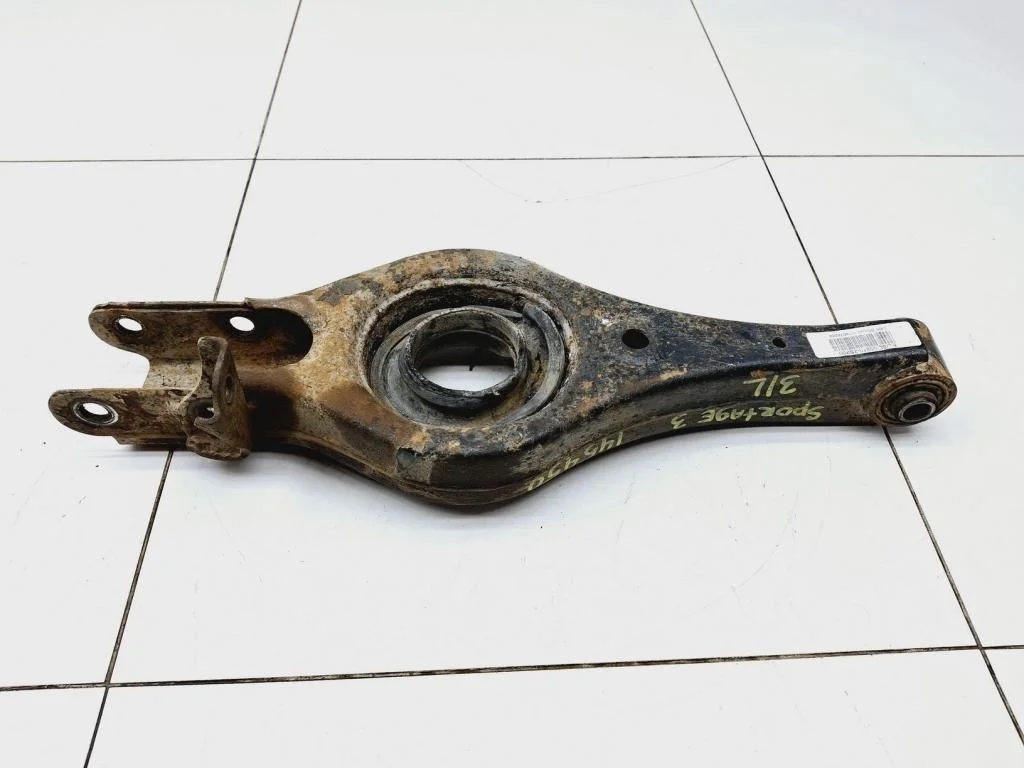 Рычаг задний поперечный левый Kia Sportage 3 2014 SL