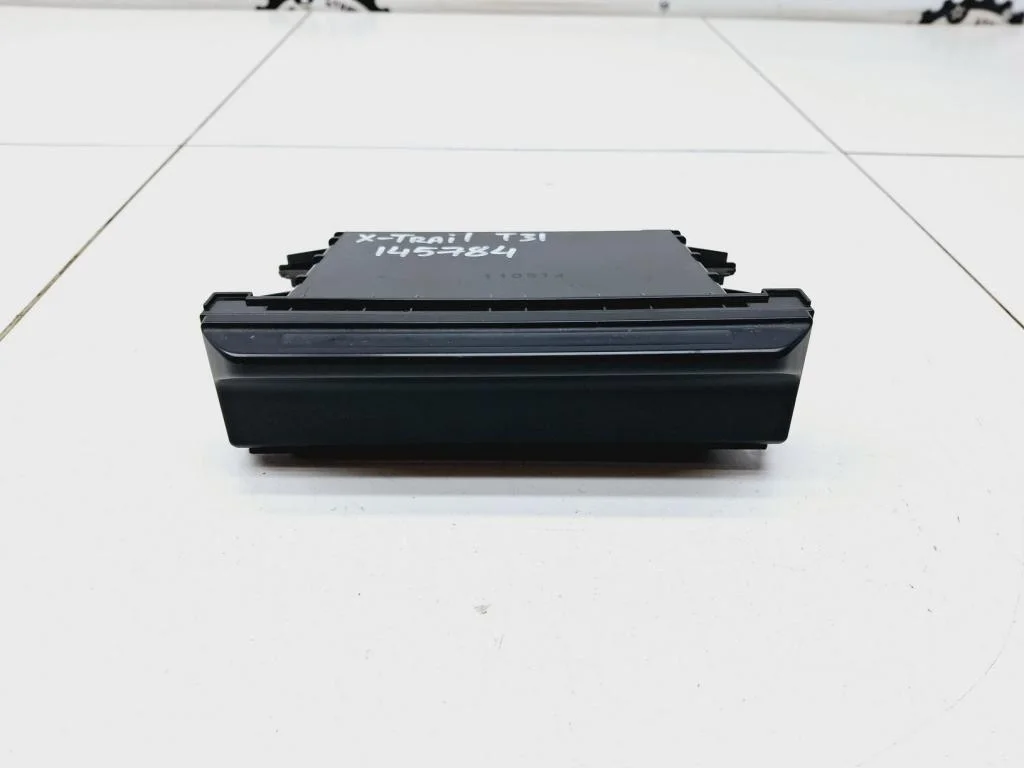 Ящик передней консоли Nissan X-Trail 2008 (T31)