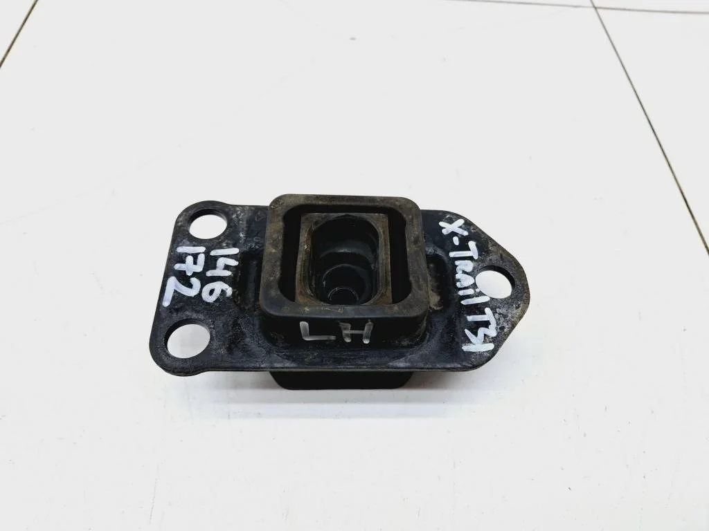 Опора кпп левая Nissan X-Trail 2011 (T31)