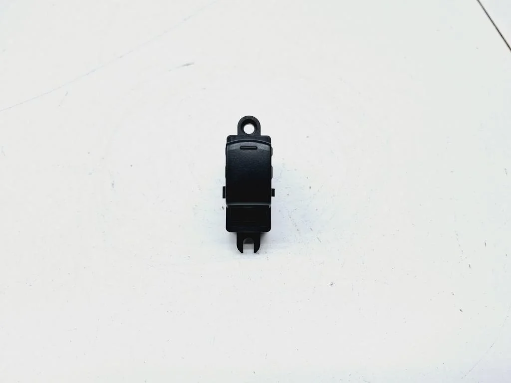 Кнопка стеклоподъемника Nissan X-Trail 2011 T31