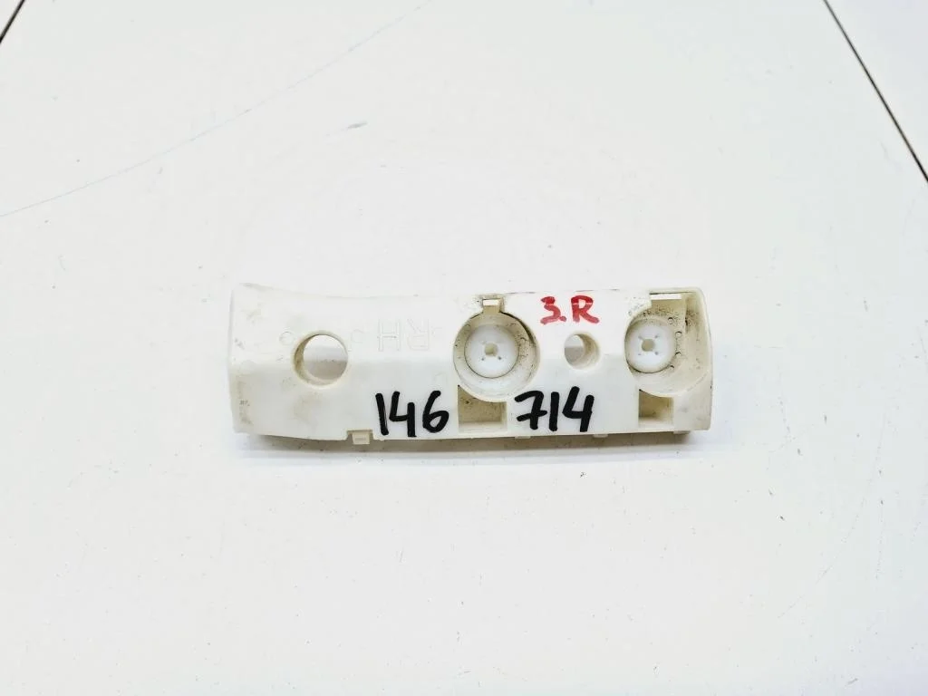 Кронштейн заднего бампера правый Nissan X-Trail 2011 (T31)