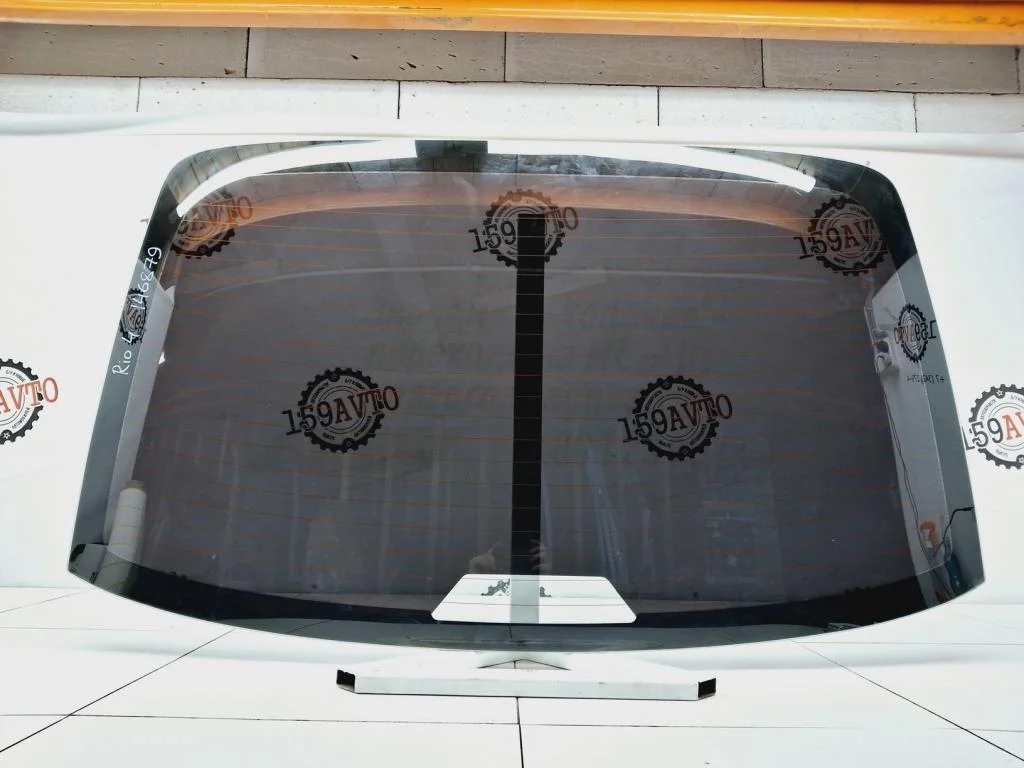 Стекло заднее Kia RIO 4 (FB)