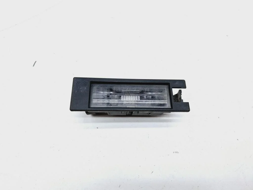 Фонарь подсветки номера Opel Insignia 2017