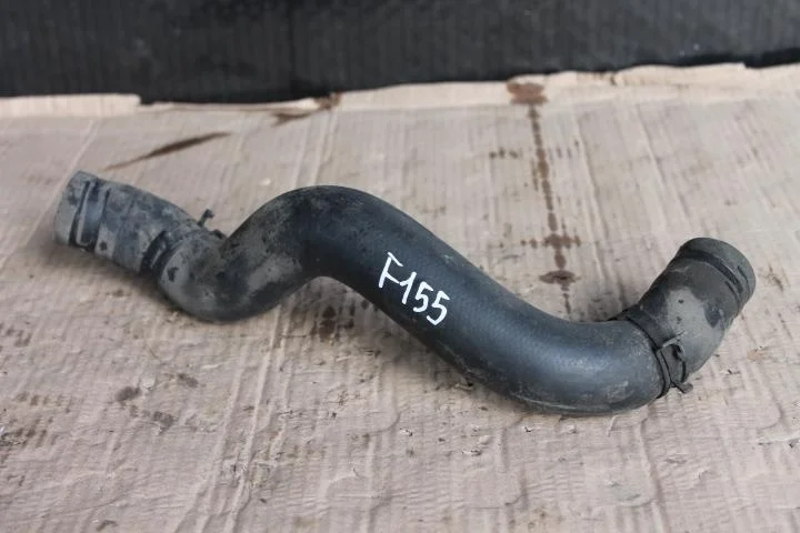 Б.у. патрубок радиатора NISSAN JUKE F15E NISSAN JUKE F15E
