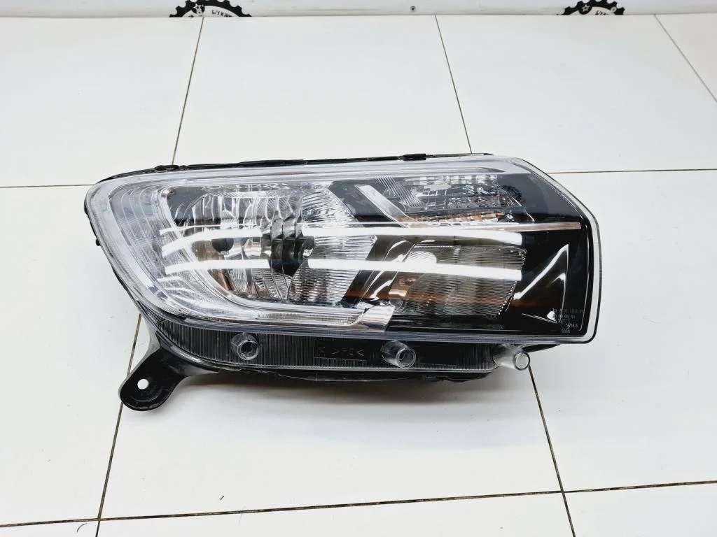Фара правая Renault Logan 2